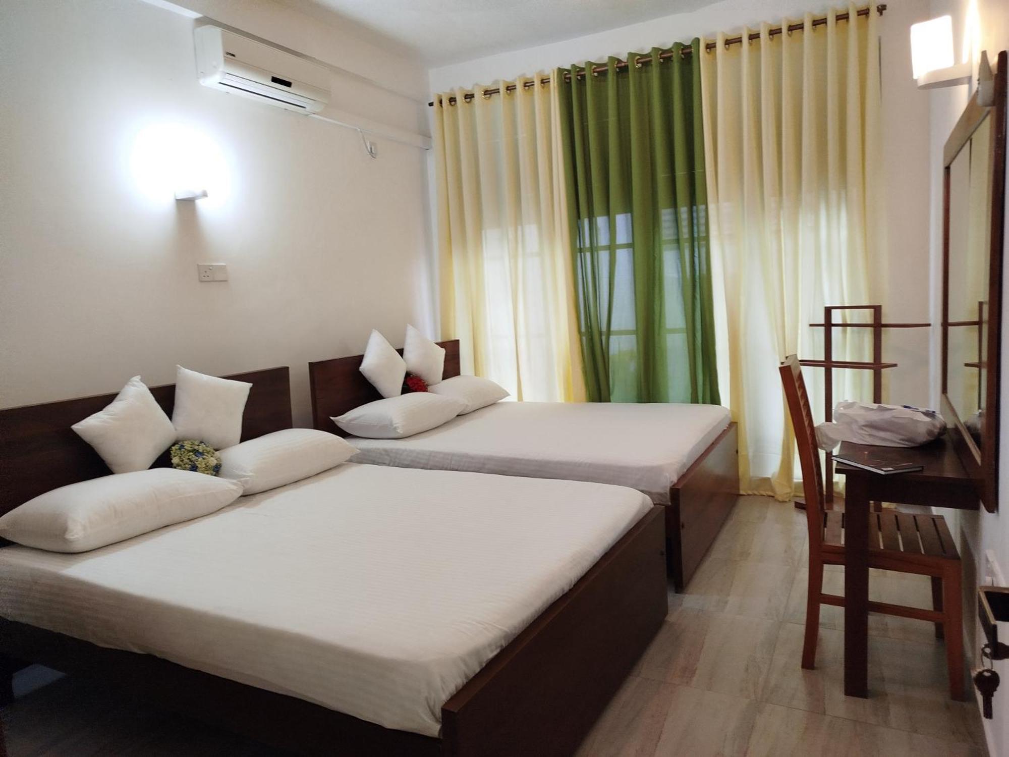 Hotel Elzangi Negombo Habitación foto